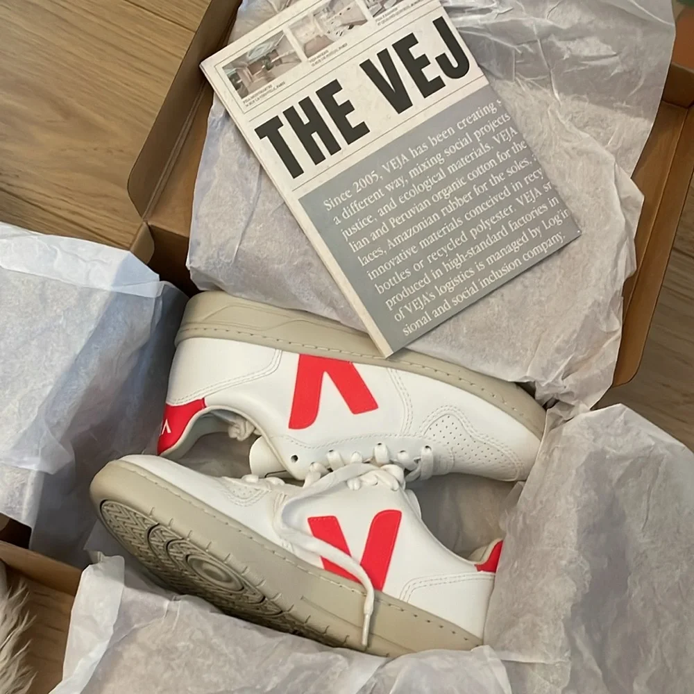 Veja v10 white rose
